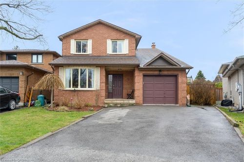 16 Homeland Ave, Stoney Creek, ON, L8E4X2 | Card Image