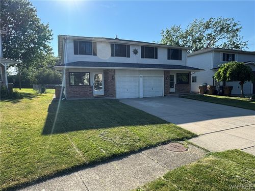 40 Sebring Dr, Depew, NY, 14043-4740 | Card Image