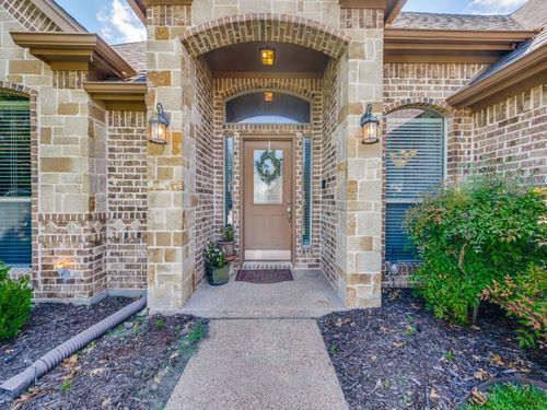 8115 Oak Hollow Drive, Arlington, TX, 76001 | Card Image
