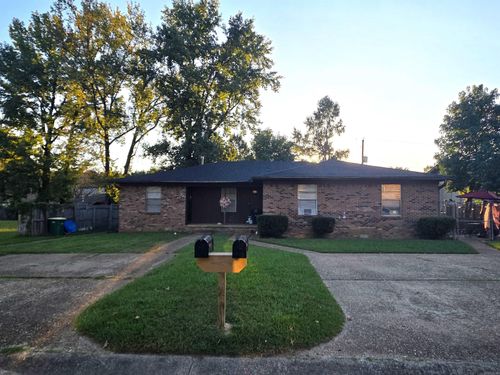 610/612 Newcastle Dr Drive, Sherwood, AR, 72120 | Card Image