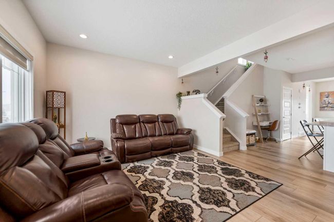 344 Bayview Street Sw, Home with 4 bedrooms, 3 bathrooms and 2 parking in Airdrie AB | Image 3