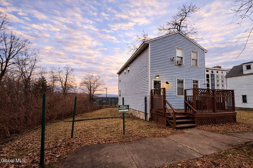 17 Landon Ter, Schenectady, NY, 12308-3109 | Card Image