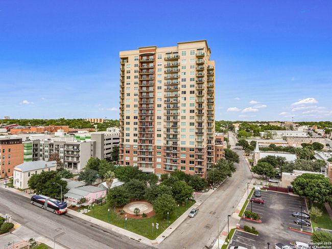APT-310 - 215 Center St, Condo with 3 bedrooms, 3 bathrooms and null parking in San Antonio TX | Image 40