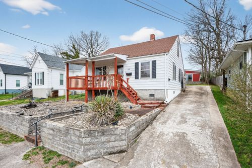 125 E Walnut St, Richmond, KY, 40475-1217 | Card Image
