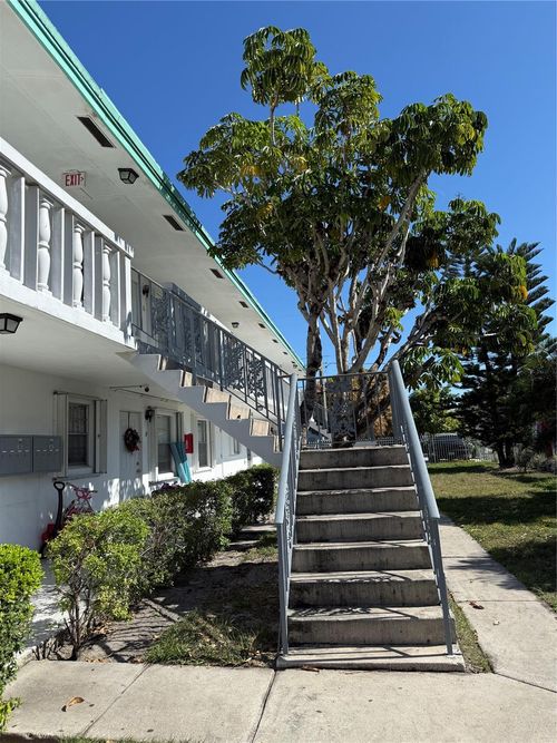 apt-8-410 S C St, Lake Worth Beach, FL, 33460-4362 | Card Image