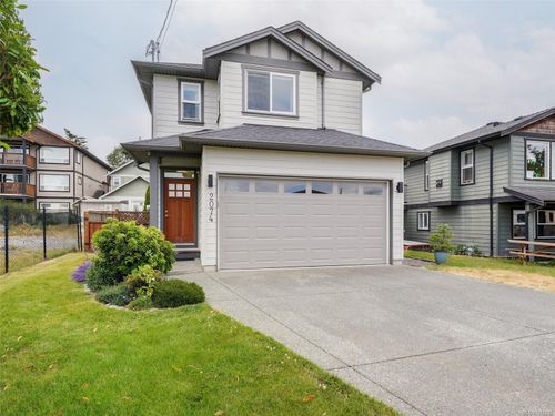 2074 Kennedy St N, Sooke, BC, V9Z0Z1 | Card Image