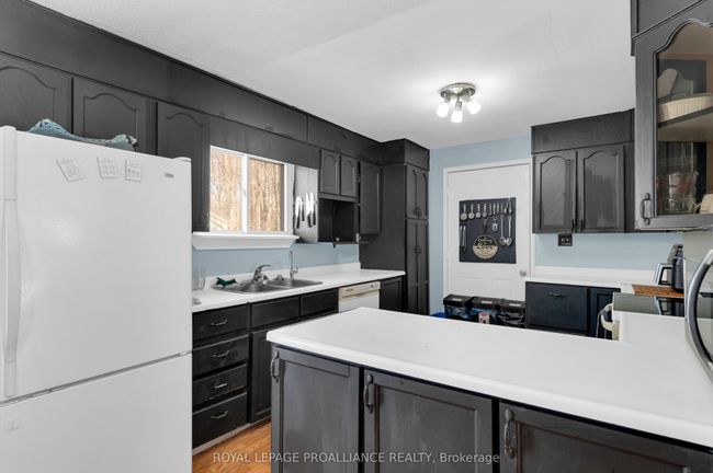 27 Thurlow Queen St, House other with 4 bedrooms, 1 bathrooms and 2 parking in Plainfield ON | Image 11