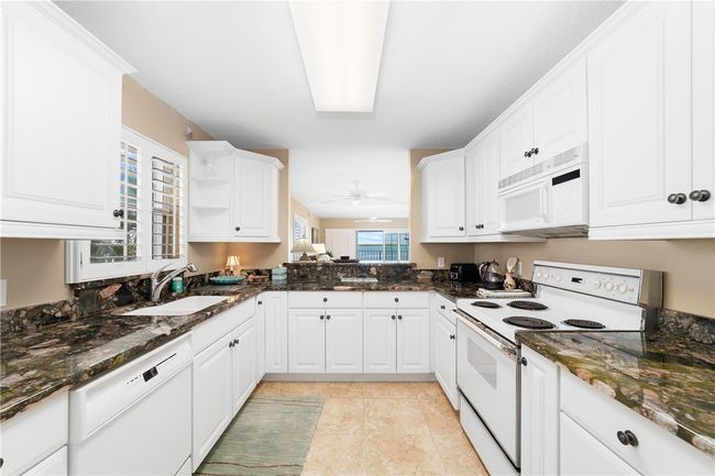 5934 - 5934 River Run Dr, House attached with 2 bedrooms, 2 bathrooms and null parking in Sebastian FL | Image 4