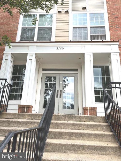 apt-201-2720 Bellforest Ct, VIENNA, VA, 22180-7350 | Card Image