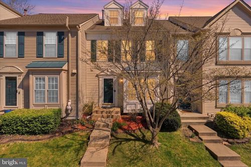 6005 Raina Dr, CENTREVILLE, VA, 20120-3447 | Card Image