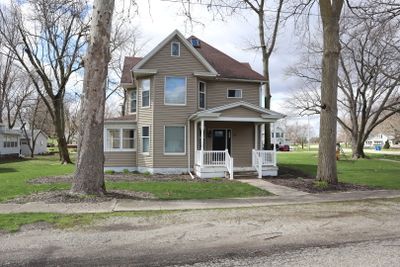 309 Heaton Street, House other with 4 bedrooms, 3 bathrooms and 2 parking in Walnut IL | Image 2