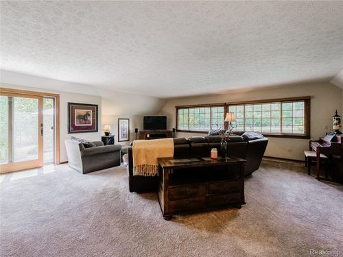 90 Wind N Wood Dr, Okemos, MI, 48864-4141 | Card Image