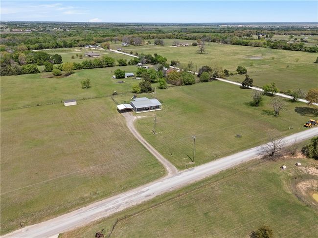 917 Farney Rd, House other with 3 bedrooms, 2 bathrooms and 2 parking in Lorena TX | Image 43