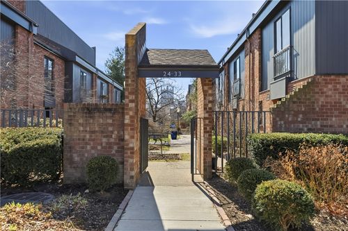 28 Foster Sq, Pittsburgh, PA, 15212-5219 | Card Image