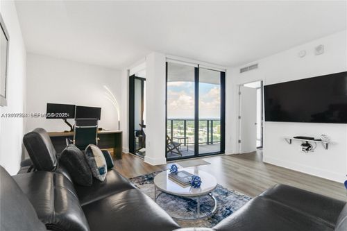 1614-121 Ne 34th St, Miami, FL, 33137-3873 | Card Image