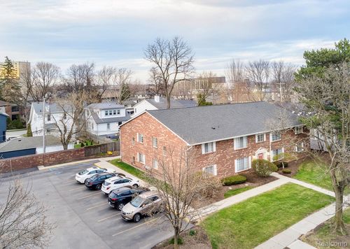 575 E Lincoln St, Birmingham, MI, 48009-3687 | Card Image