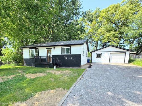 3110 Mcginnis Dr, Fenton, MI, 48430-1320 | Card Image