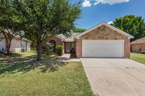 2717 Wildridge Court, Fort Worth, TX, 76108 | Card Image