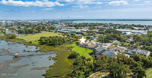 1800 Bay St, Morehead City, NC, 28557-3686 | Card Image