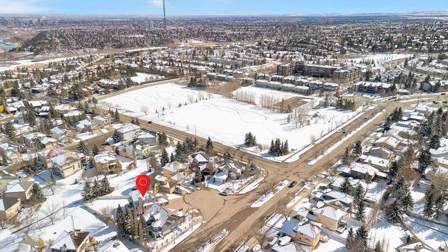 121 Patterson Mount Sw, House other with 5 bedrooms, 4 bathrooms and 4 parking in Calgary AB | Image 50
