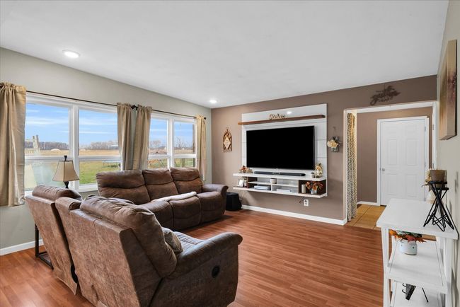 1204 Briarcliff Dr, House other with 3 bedrooms, 3 bathrooms and 2 parking in Mahomet IL | Image 5
