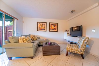 402 - 6970 Nw 174th Ter, Townhouse with 3 bedrooms, 3 bathrooms and null parking in Hialeah FL | Image 3