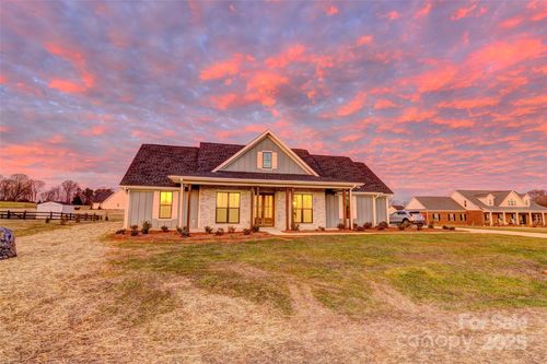 731 Kiser Rd, Bessemer City, NC, 28016-7720 | Card Image