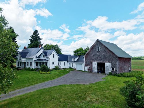 571 Smyrna St, Houlton, ME, 04730-3606 | Card Image