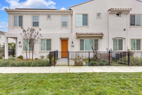 39102-5301 E Commerce Way, Sacramento, CA, 95835 | Card Image