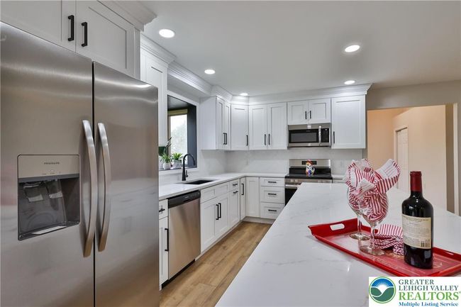 5470 Summit St, House other with 3 bedrooms, 3 bathrooms and null parking in Whitehall PA | Image 16