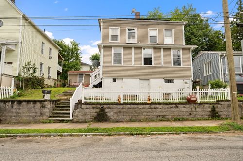 28 W High St, New London, CT, 06320-3519 | Card Image