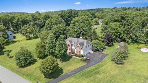 93 Elise Dr, Middletown, NY, 10941-3363 | Card Image