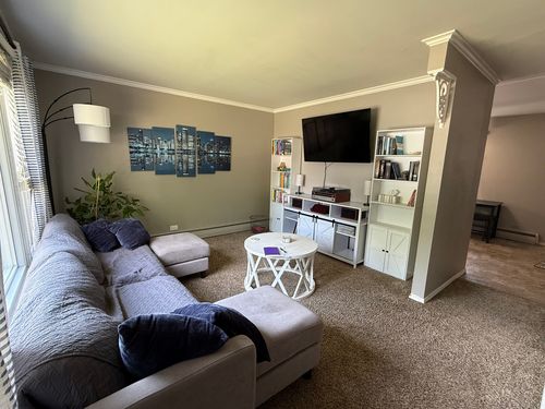 5653 Dover Rd, Oak Forest, IL, 60452-2809 | Card Image