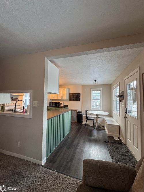 204 W Grant Ave, Shenandoah, IA, 51601-1811 | Card Image