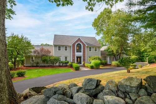 17 Adams Hill Ln, Newtown, CT, 06470-1054 | Card Image