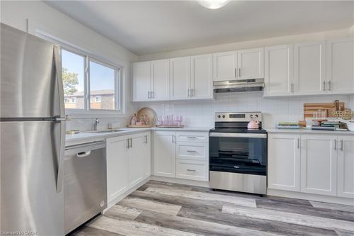 22-20 Anna Capri Dr, Hamilton, ON, L8W1M6 | Card Image