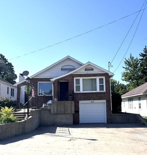 514 W Maple Street, Centerville, IA, 52544 | Card Image