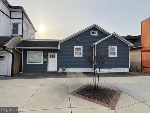 413 Eastern Blvd, ESSEX, MD, 21221-6715 | Card Image