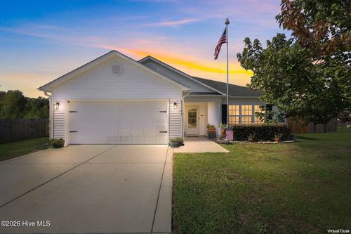 504 Spiro Ct, Richlands, NC, 28574-6013 | Card Image