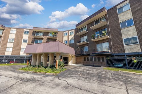 apt-213-9820 S Pulaski Rd, Oak Lawn, IL, 60453-3318 | Card Image