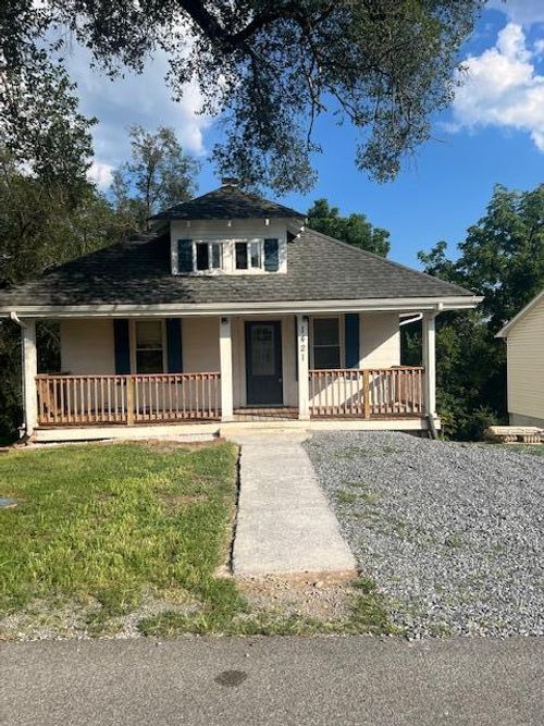 1421 Archbold Ave Ne, Roanoke, VA, 24012-8104 | Card Image