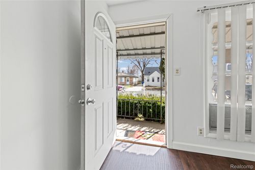 11033 Continental Ave, Warren, MI, 48089-1734 | Card Image