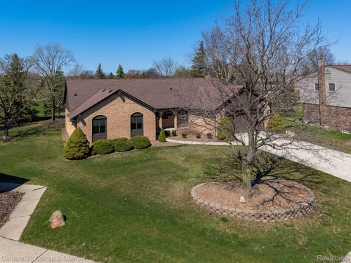 41100 White Haven Ct, Northville, MI, 48168-2305 | Card Image