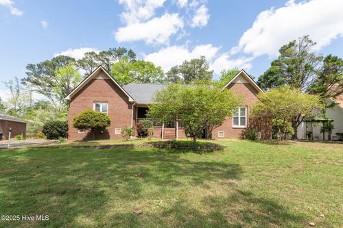 204 Castle Ridge Rd, New Bern, NC, 28562-7384 | Card Image