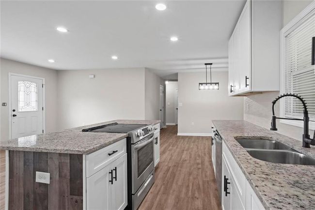 2478 Graywall St, House other with 4 bedrooms, 2 bathrooms and 4 parking in East Point GA | Image 11