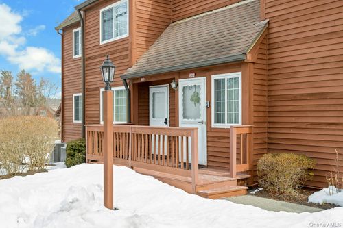 802 Autumn Ln, Brewster, NY, 10509-6027 | Card Image