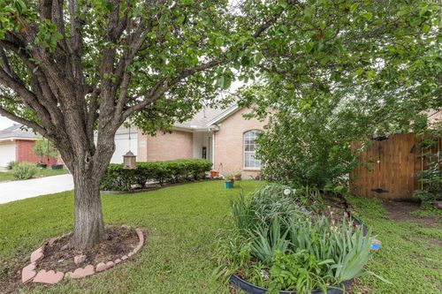 7429 Creekfall Drive, Fort Worth, TX, 76137 | Card Image
