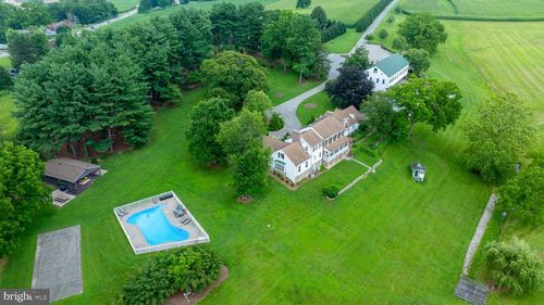 5720 Colonial Valley Rd, SPRING GROVE, PA, 17362-8055 | Card Image