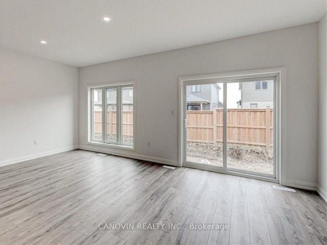 UNIT-4 - 1 Miller Dr, Condo with 3 bedrooms, 3 bathrooms and 1 parking in Lucan ON | Image 8