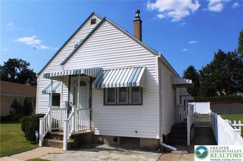 2319 W Elm St, ALLENTOWN, PA, 18104-6540 | Card Image